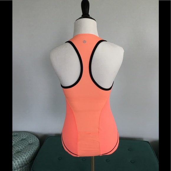 Lululemon Cardio Kick tank size 4 - Picture 2 of 2